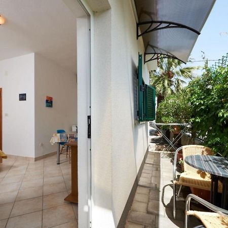Apartments Mare - 30 M From Pebble Beach Seget Vranjica Kültér fotó