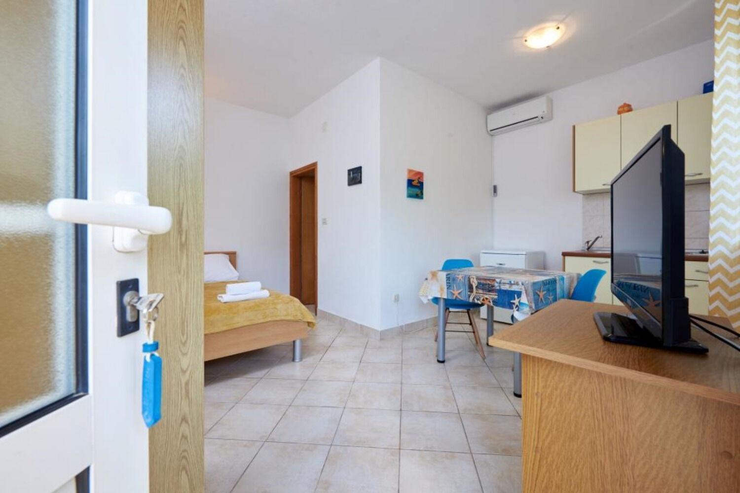 Apartments Mare - 30 M From Pebble Beach Seget Vranjica Kültér fotó