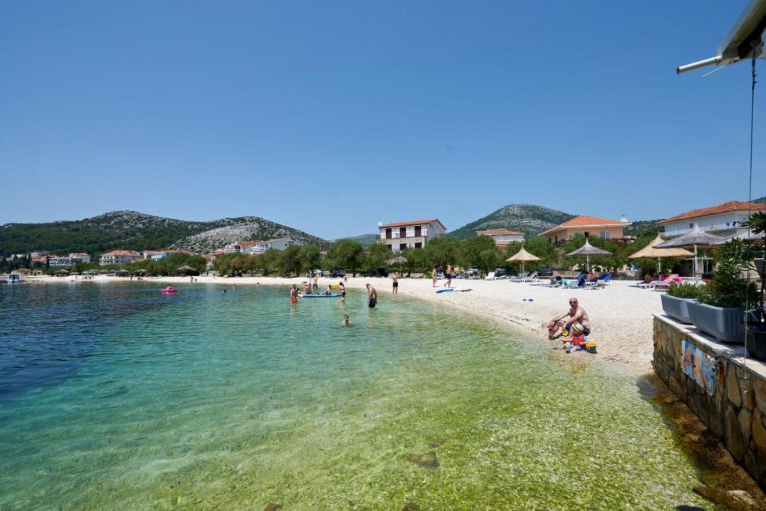 Apartments Mare - 30 M From Pebble Beach Seget Vranjica Kültér fotó