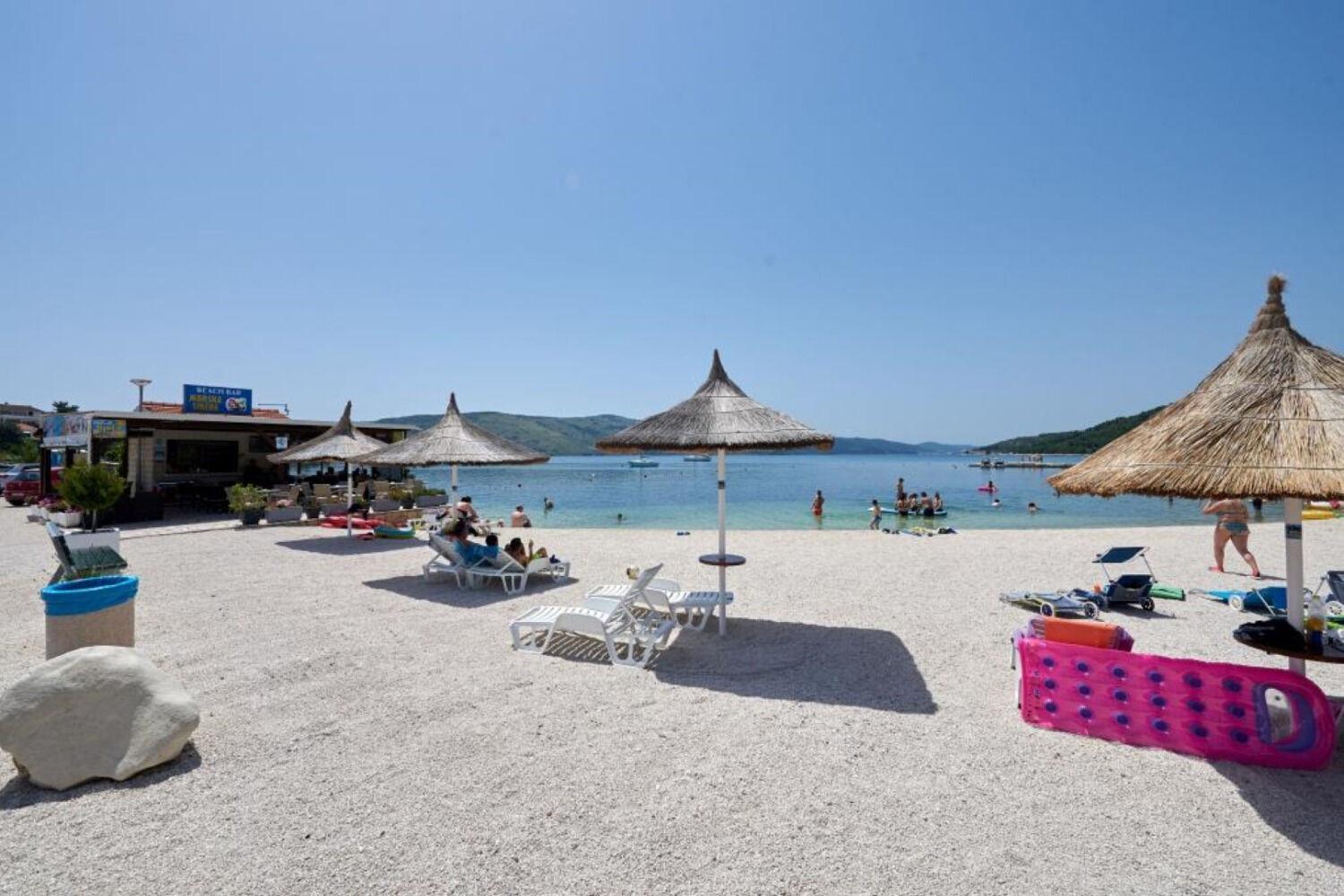 Apartments Mare - 30 M From Pebble Beach Seget Vranjica Kültér fotó