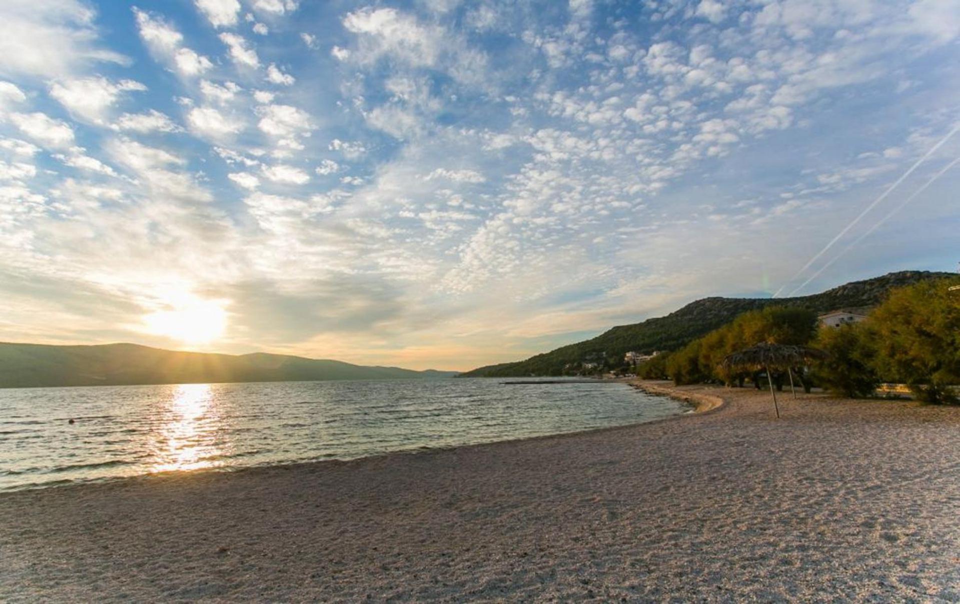 Apartments Mare - 30 M From Pebble Beach Seget Vranjica Kültér fotó