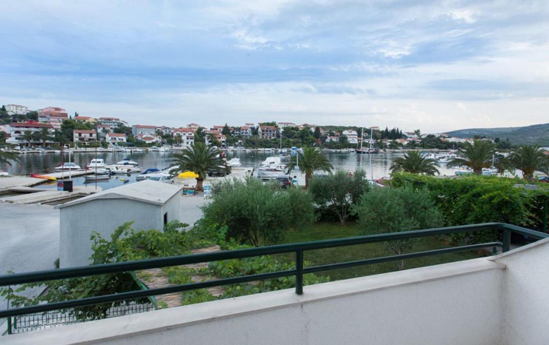 Apartments Mare - 30 M From Pebble Beach Seget Vranjica Kültér fotó